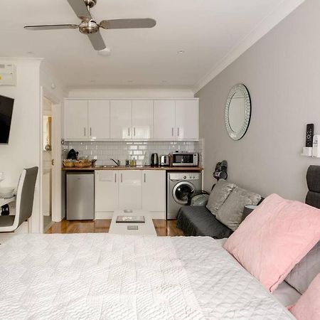 Beechfield House Modern Studio Self-Contained Unit With Free Wifi And Parking And Kitchen Area 4M From City Centre And Castle Cardiff Exterior photo
